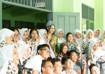 Bicara Mimpi dan Percaya Diri, Salma Ajak Pelajar SMKN 20 Wujudkan Masa Depan